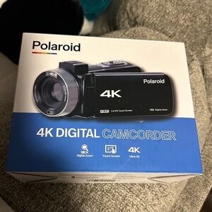Polaroid 4K Camcorder  (with 128GB memory card)